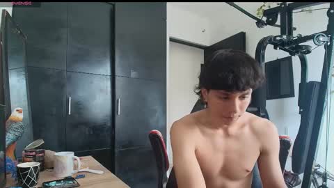 Snapshot of tokio2005 chatting on 12/18/25, 02:34 tokio2005 online show from 12/18/25, 02:34