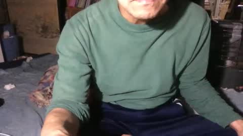 small man online show from 10/20/25, 08:31