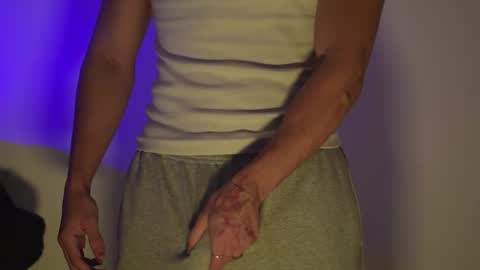 Snapshot of tokyo_oo chatting on 11/14/25, 03:22 tokyo_oo online show from 11/14/25, 03:22