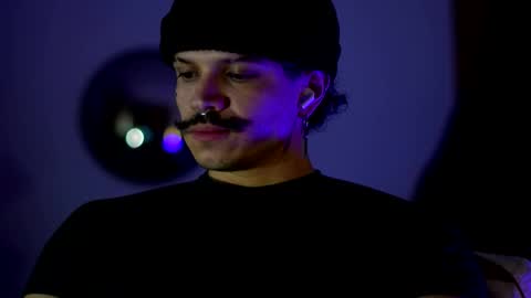 Snapshot of tokyo_oo chatting on 12/19/25, 08:43 tokyo_oo online show from 12/19/25, 08:43