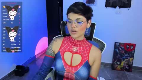 Snapshot of tokyo_uwu chatting on 10/31/25, 03:18 sofi 3 online show from 10/31/25, 03:18