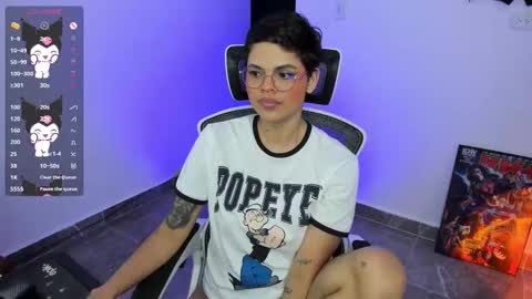 Snapshot of tokyo_uwu chatting on 11/14/25, 03:38 sofi 3 online show from 11/14/25, 03:38