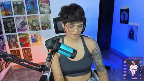 Snapshot of tokyo_uwu chatting on 12/01/25, 05:23 sofi 3 online show from 12/01/25, 05:23