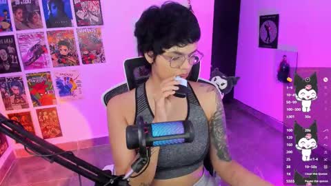 Snapshot of tokyo_uwu chatting on 01/15/26, 03:44 sofi 3 online show from 01/15/26, 03:44