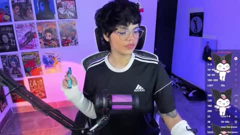 Snapshot of tokyo_uwu chatting on 02/10/26, 09:35 sofi 3 online show from 02/10/26, 09:35