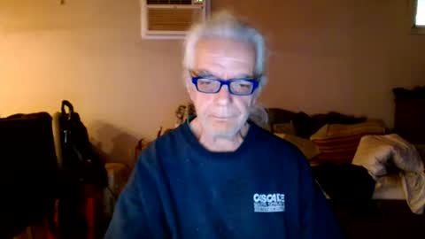 Snapshot of tom112292014 chatting on 12/14/24, 01:38 tom112292014 online show from 12/14/24, 01:38