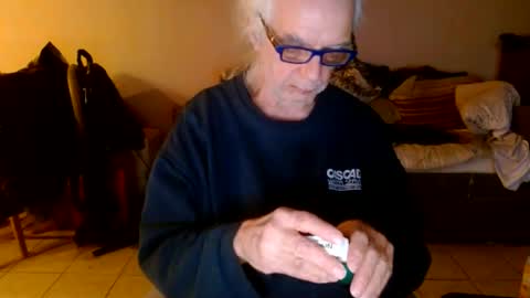 Snapshot of tom112292014 chatting on 12/26/24, 11:35 tom112292014 online show from 12/26/24, 11:35