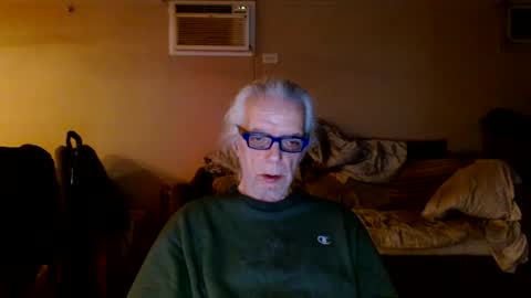 Snapshot of tom112292014 chatting on 01/21/25, 02:11 tom112292014 online show from 01/21/25, 02:11