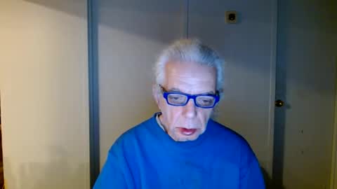 Snapshot of tom112292014 chatting on 02/10/25, 10:31 tom112292014 online show from 02/10/25, 10:31