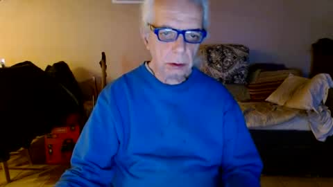 Snapshot of tom112292014 chatting on 02/10/25, 01:33 tom112292014 online show from 02/10/25, 01:33
