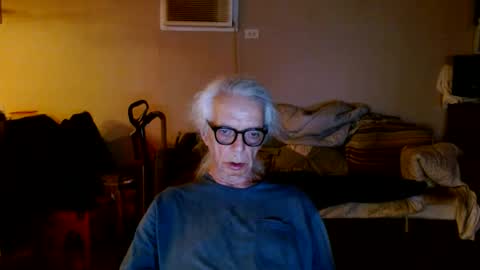Snapshot of tom112292014 chatting on 09/25/25, 02:04 tom112292014 online show from 09/25/25, 02:04