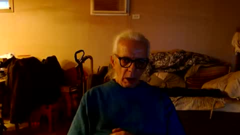 Snapshot of tom112292014 chatting on 10/19/25, 11:33 tom112292014 online show from 10/19/25, 11:33