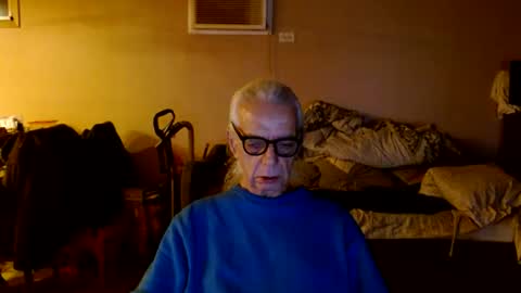 Snapshot of tom112292014 chatting on 10/23/25, 10:58 tom112292014 online show from 10/23/25, 10:58