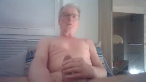 Snapshot of tom60sam chatting on 05/01/26, 07:02 tomsam online show from 05/01/26, 07:02