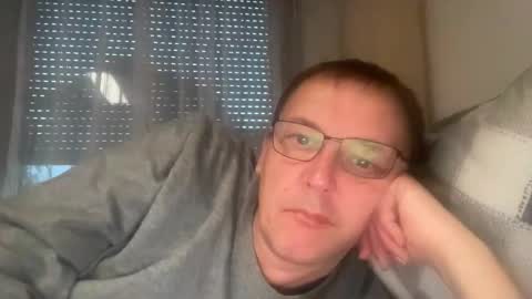 Tom online show from 12/02/25, 03:40