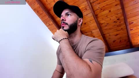 Snapshot of tom_bailey_ chatting on 01/11/26, 12:54 online show from 01/11/26, 12:54