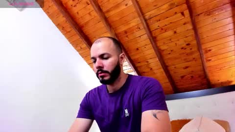 Snapshot of tom_bailey_ chatting on 01/12/26, 12:43 online show from 01/12/26, 12:43