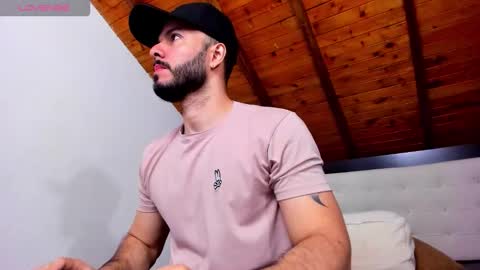 Snapshot of tom_bailey_ chatting on 02/07/26, 12:20 online show from 02/07/26, 12:20