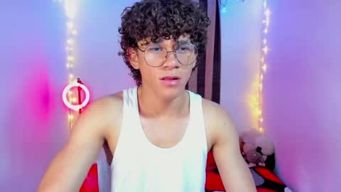 Tom Blue online show from 05/12/26, 03:14
