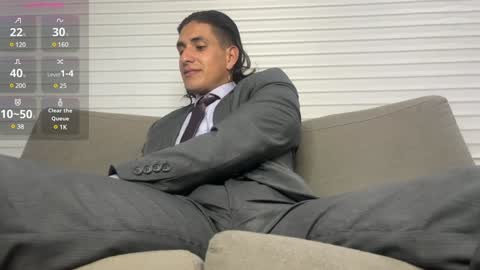 Snapshot of tom_blunt96 chatting on 01/23/25, 02:33 TOM online show from 01/23/25, 02:33
