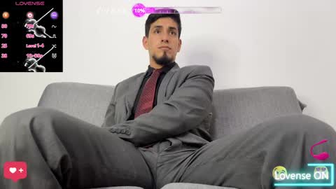 Snapshot of tom_blunt96 chatting on 04/11/26, 12:09 TOM online show from 04/11/26, 12:09