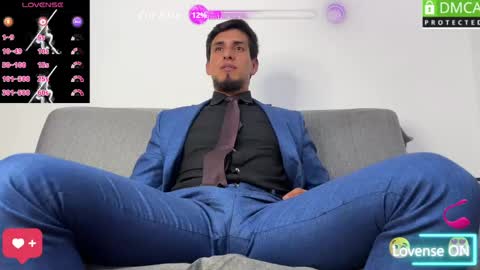 Snapshot of tom_blunt96 chatting on 05/05/26, 10:51 TOM online show from 05/05/26, 10:51