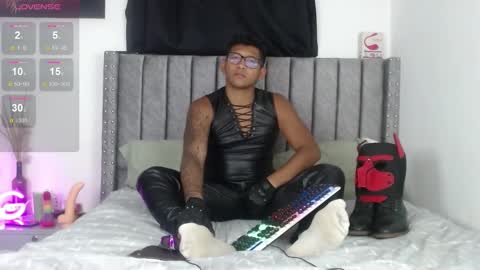Snapshot of tom_brown12 chatting on 01/15/25, 01:23 Tom online show from 01/15/25, 01:23