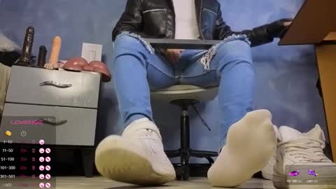 Snapshot of tom_brown12 chatting on 02/06/26, 01:36 Tom online show from 02/06/26, 01:36