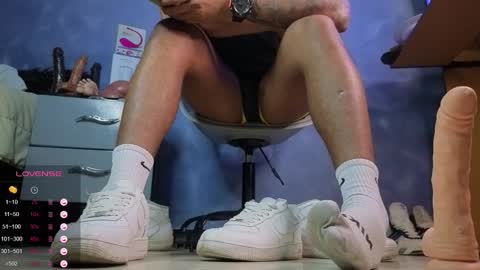 Snapshot of tom_brown12 chatting on 02/27/26, 05:29 Tom online show from 02/27/26, 05:29