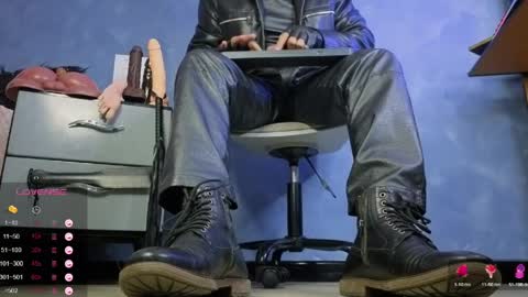 Snapshot of tom_brown12 chatting on 04/01/26, 03:53 Tom online show from 04/01/26, 03:53