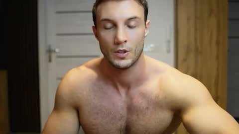 Snapshot of tom_fordd chatting on 09/19/25, 06:41 Tom online show from 09/19/25, 06:41