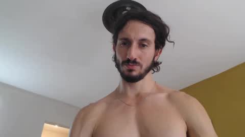 Snapshot of tom_show chatting on 02/03/25, 05:03 tom_show online show from 02/03/25, 05:03