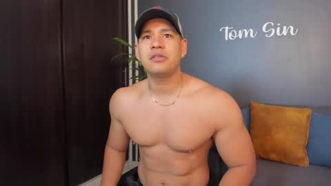 Snapshot of tom_sin_ chatting on 01/18/25, 12:57 Tom Sin online show from 01/18/25, 12:57