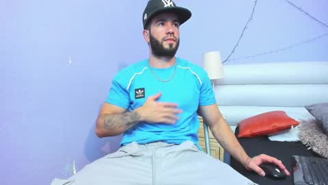 Snapshot of tomas_wolfk chatting on 01/13/25, 03:45 Andres. online show from 01/13/25, 03:45