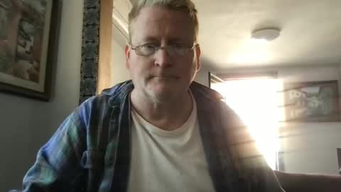 Snapshot of tomascausa chatting on 01/10/25, 06:06 Hola online show from 01/10/25, 06:06