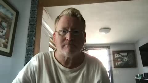 Snapshot of tomascausa chatting on 01/28/25, 09:19 Hola online show from 01/28/25, 09:19