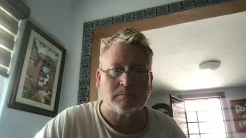 Snapshot of tomascausa chatting on 02/11/25, 09:14 Hola online show from 02/11/25, 09:14