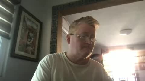 Snapshot of tomascausa chatting on 02/13/25, 04:07 Hola online show from 02/13/25, 04:07