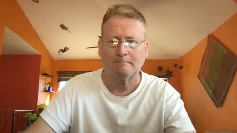 Snapshot of tomascausa chatting on 03/11/25, 04:07 Hola online show from 03/11/25, 04:07