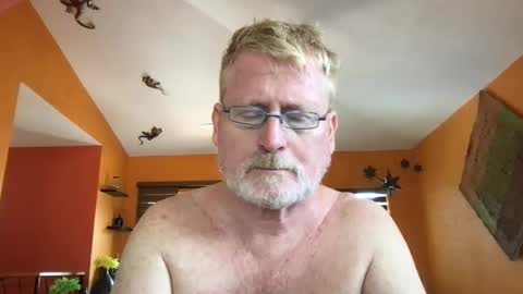 Snapshot of tomascausa chatting on 09/25/25, 06:33 Hola online show from 09/25/25, 06:33