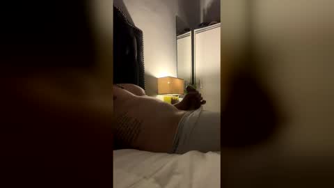 Snapshot of tomassshelby chatting on 03/22/26, 04:05 tomassshelby online show from 03/22/26, 04:05