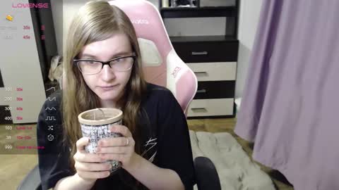 tomato_tease online show from 12/01/25, 02:00