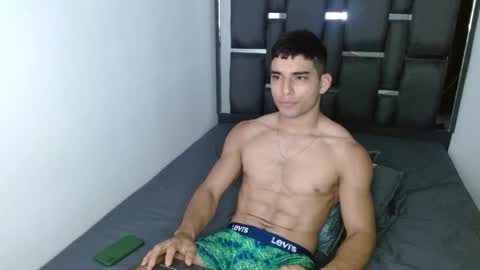 tomaz_18 online show from 04/04/26, 03:31