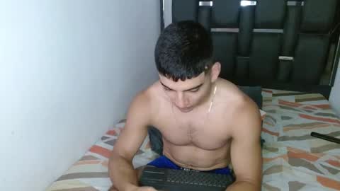 tomaz_18 online show from 04/05/26, 05:54