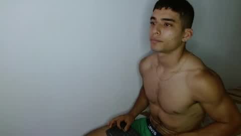 tomaz_18 online show from 04/09/26, 03:17
