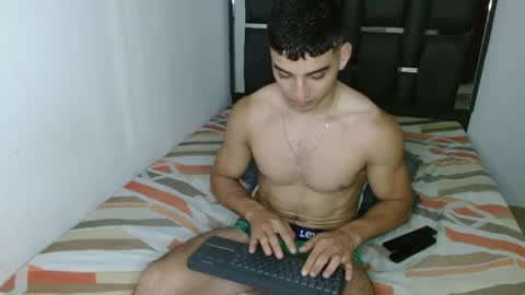 tomaz_18 online show from 04/10/26, 03:50