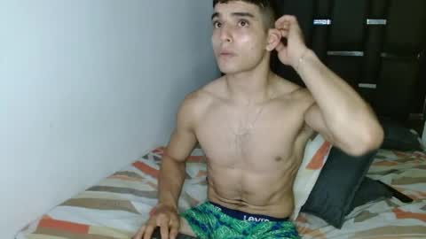 tomaz_18 online show from 04/15/26, 09:04