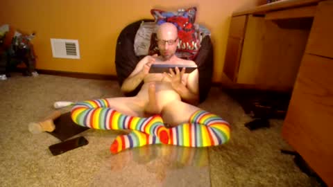 Snapshot of tombomb13 chatting on 09/08/25, 04:17 TomBomb13 online show from 09/08/25, 04:17