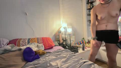 Snapshot of tomboy_titties chatting on 10/11/25, 07:18 tomboy_titties online show from 10/11/25, 07:18