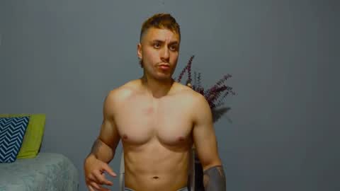 Snapshot of tomdavisxl chatting on 10/04/25, 12:41 tomDavisXl online show from 10/04/25, 12:41